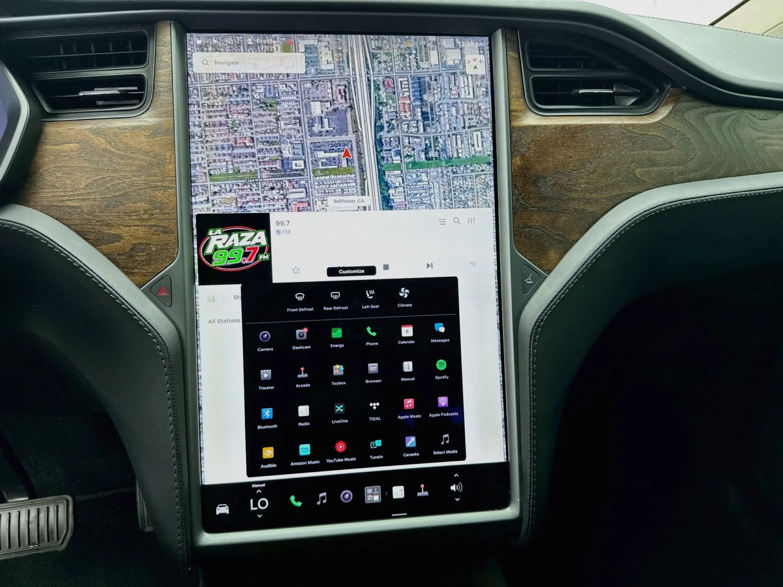 Tesla Model X photo 11