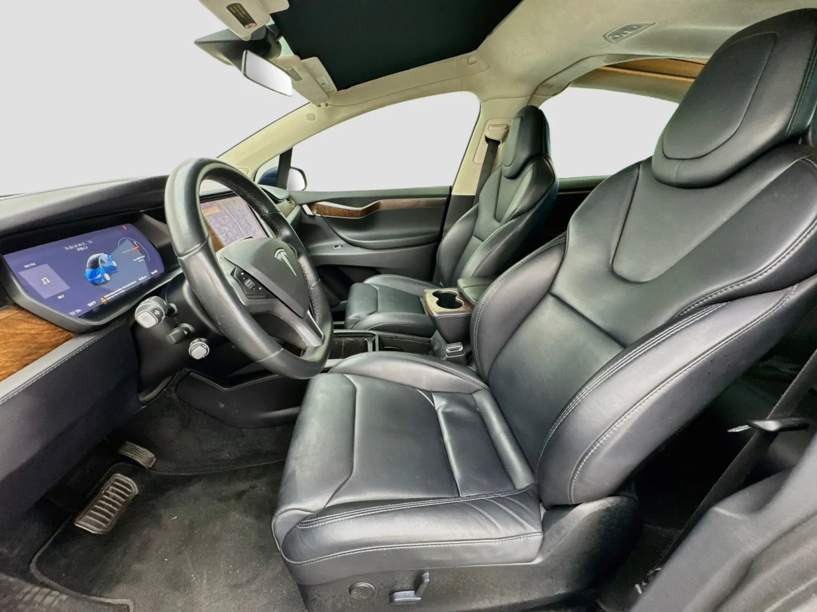 Tesla Model X photo 13