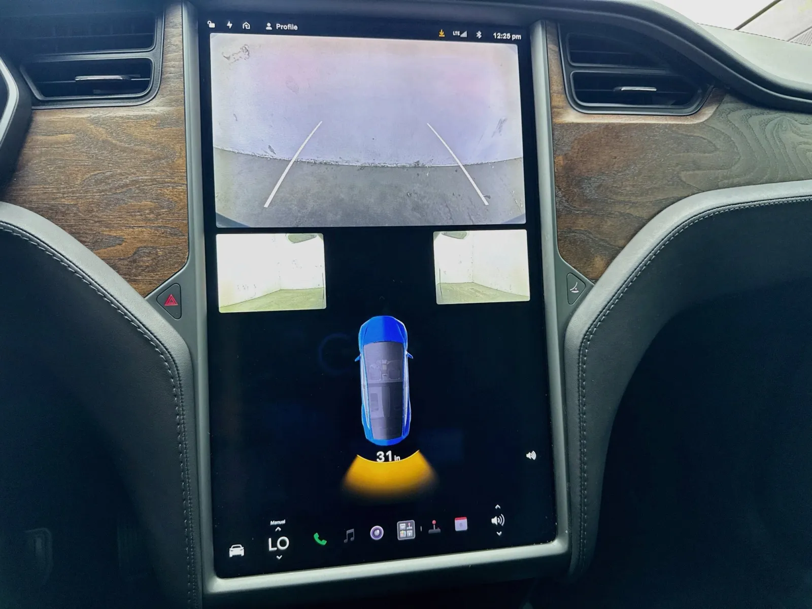 Tesla Model X photo 10