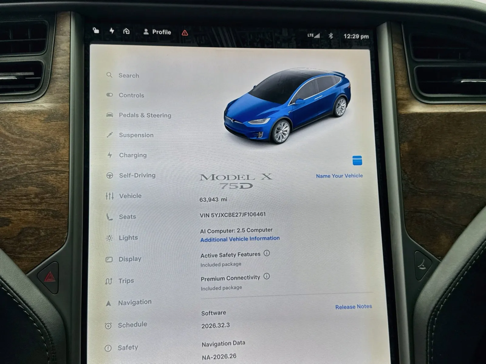 Tesla Model X photo 8