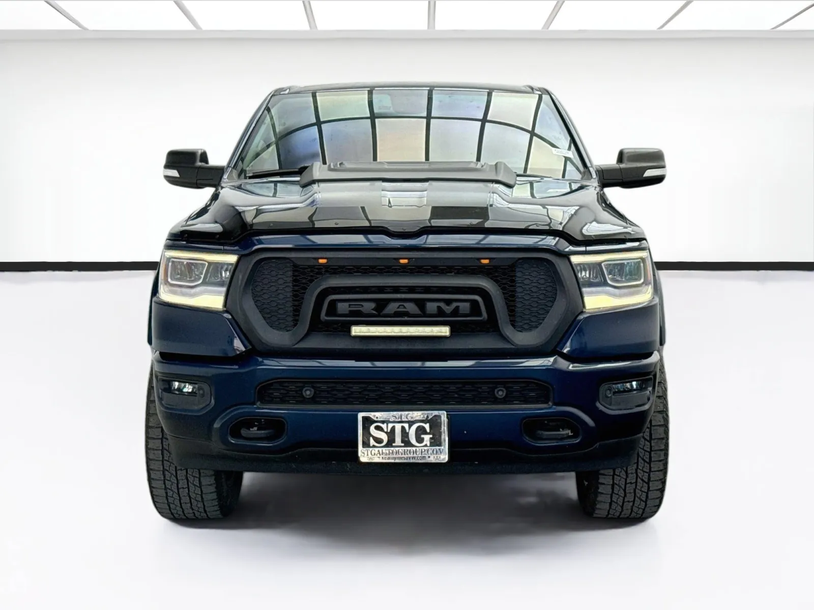 Ram 1500 photo 2