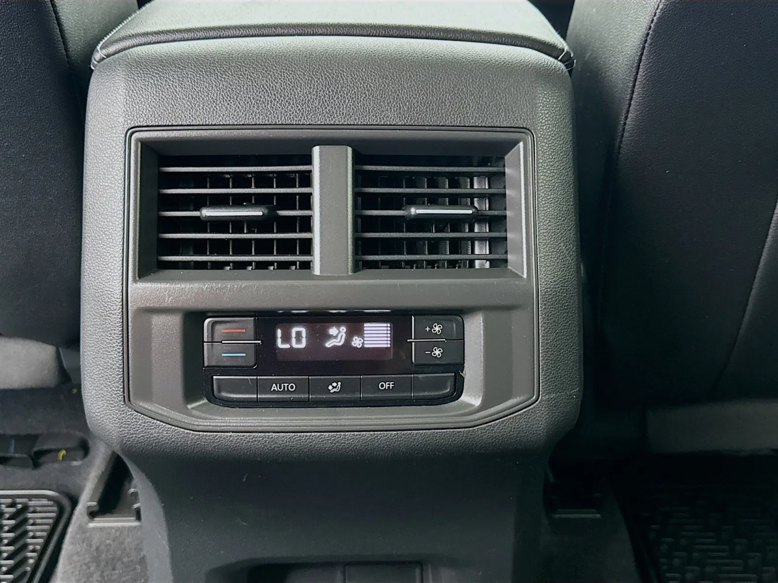 Volkswagen Atlas photo 17