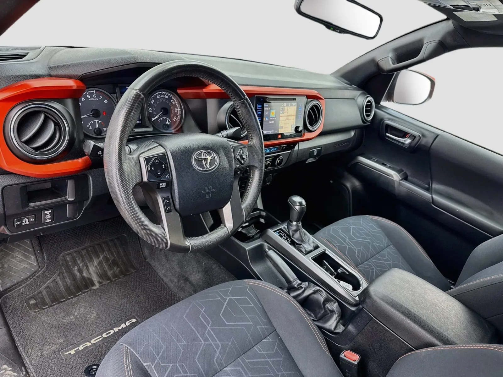 Toyota Tacoma photo 7