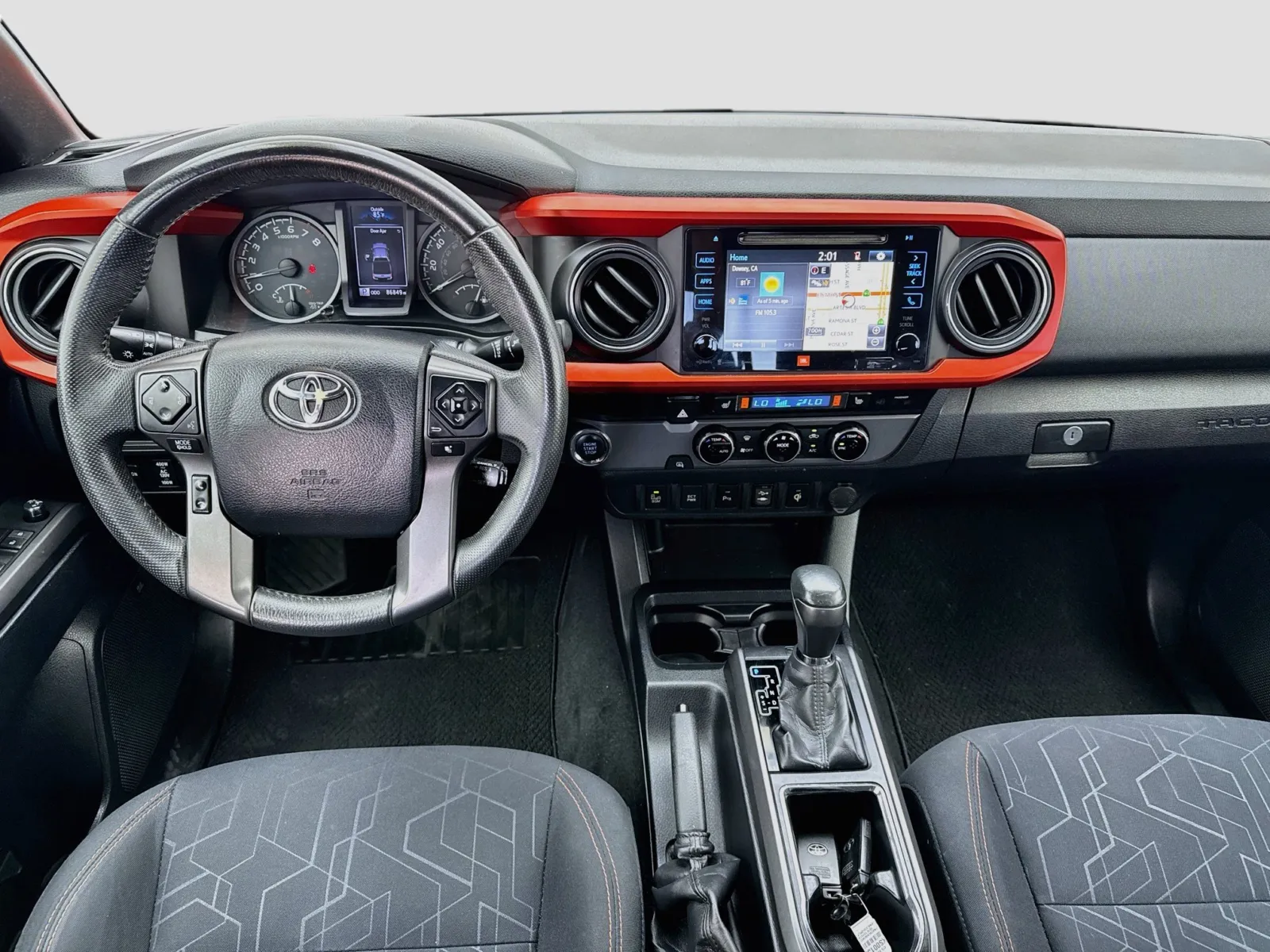 Toyota Tacoma photo 15