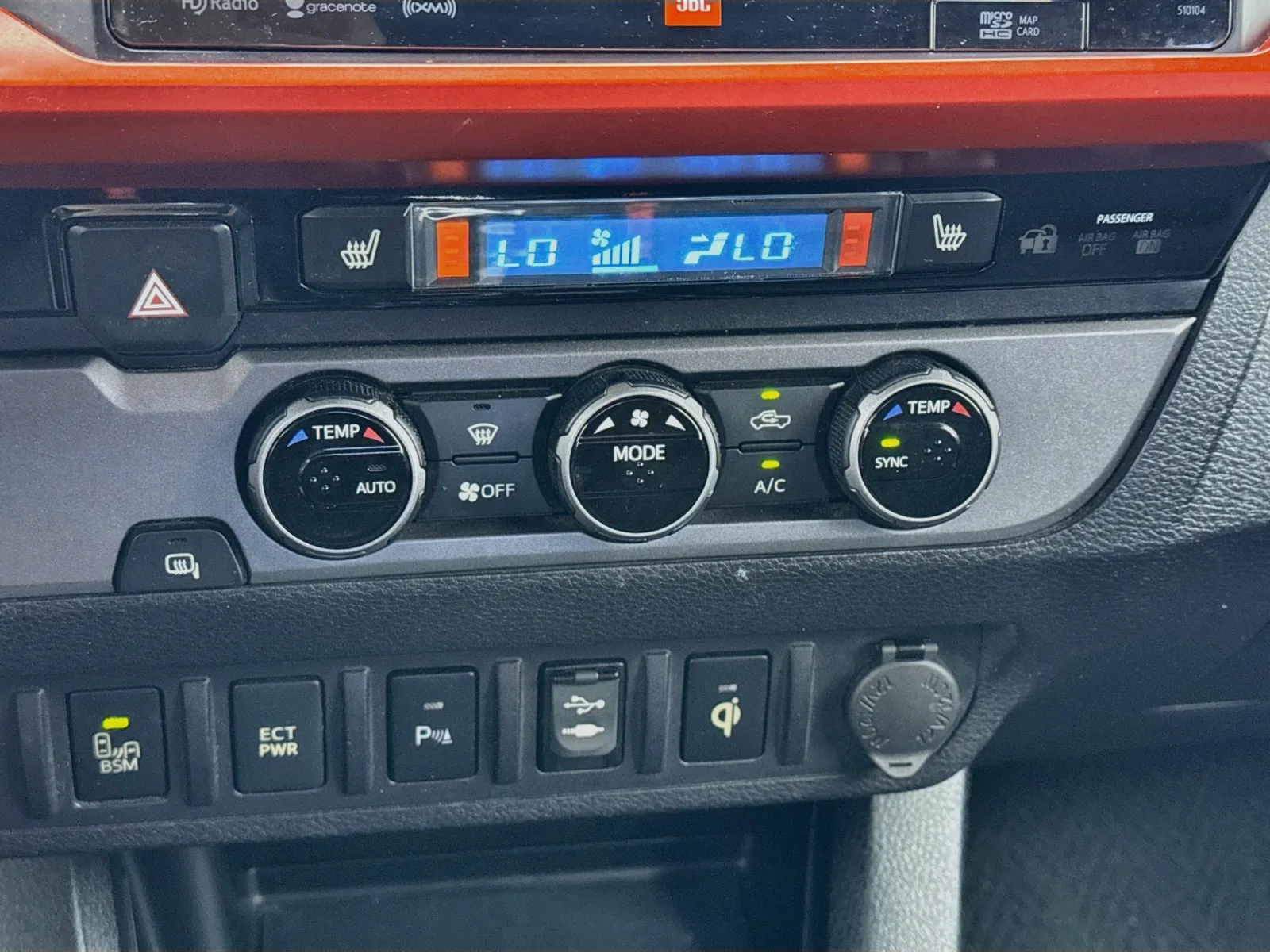 Toyota Tacoma photo 12