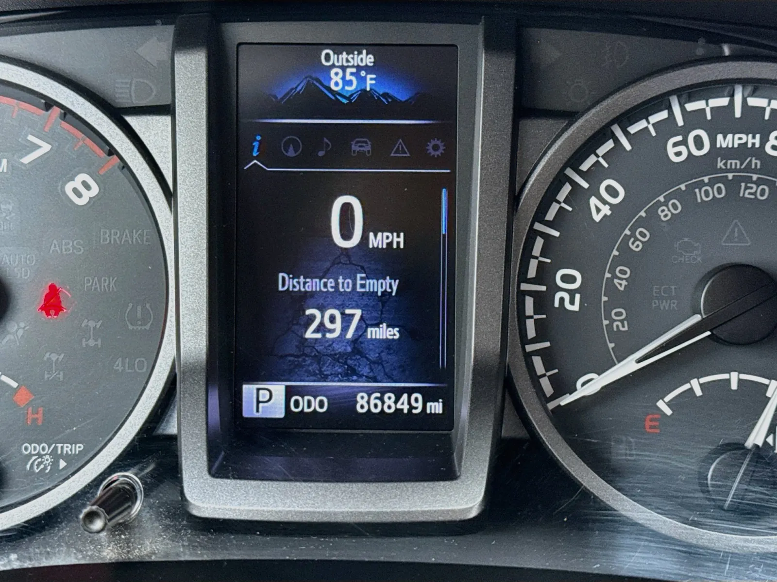 Toyota Tacoma photo 8