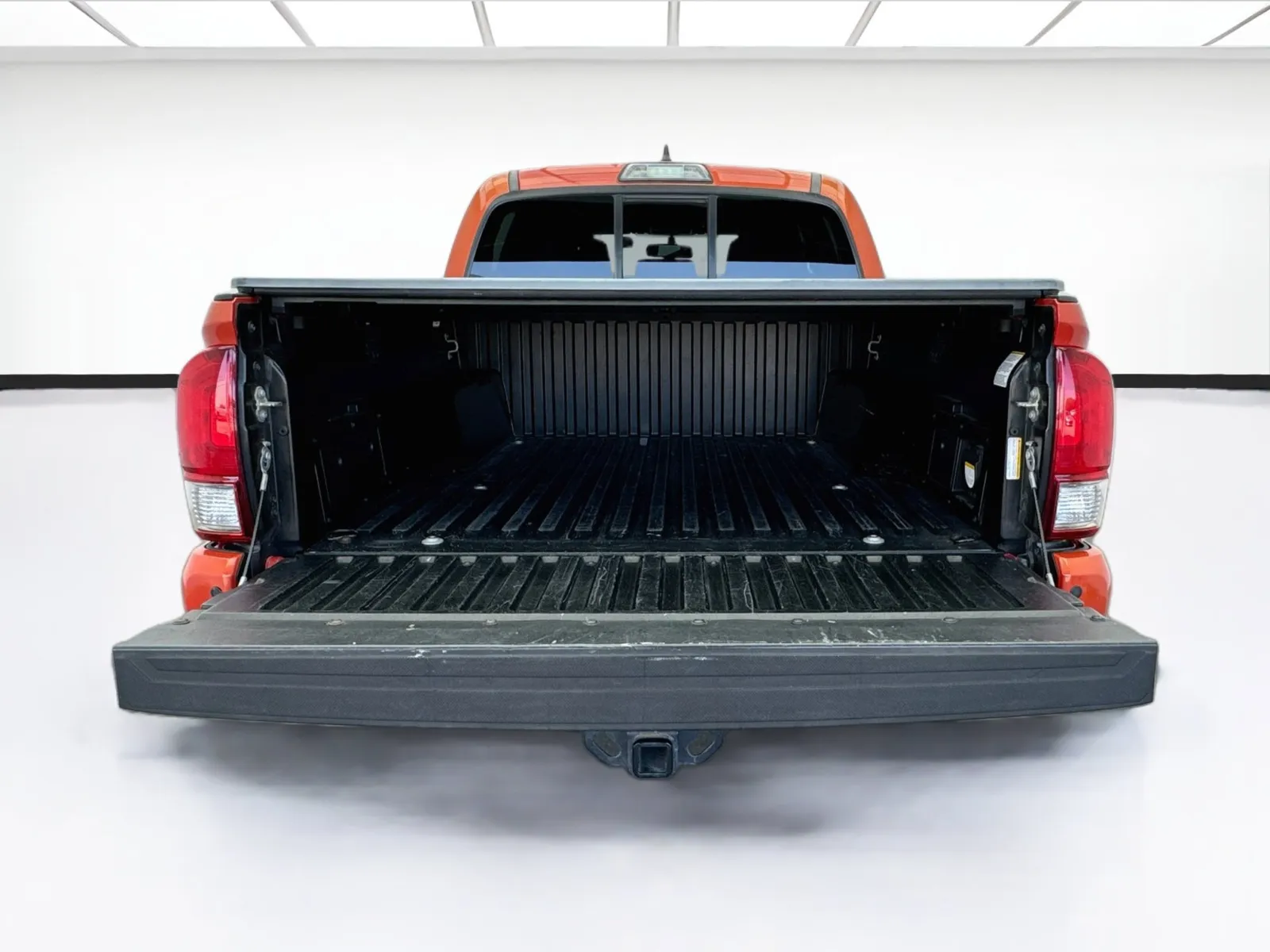 Toyota Tacoma photo 17