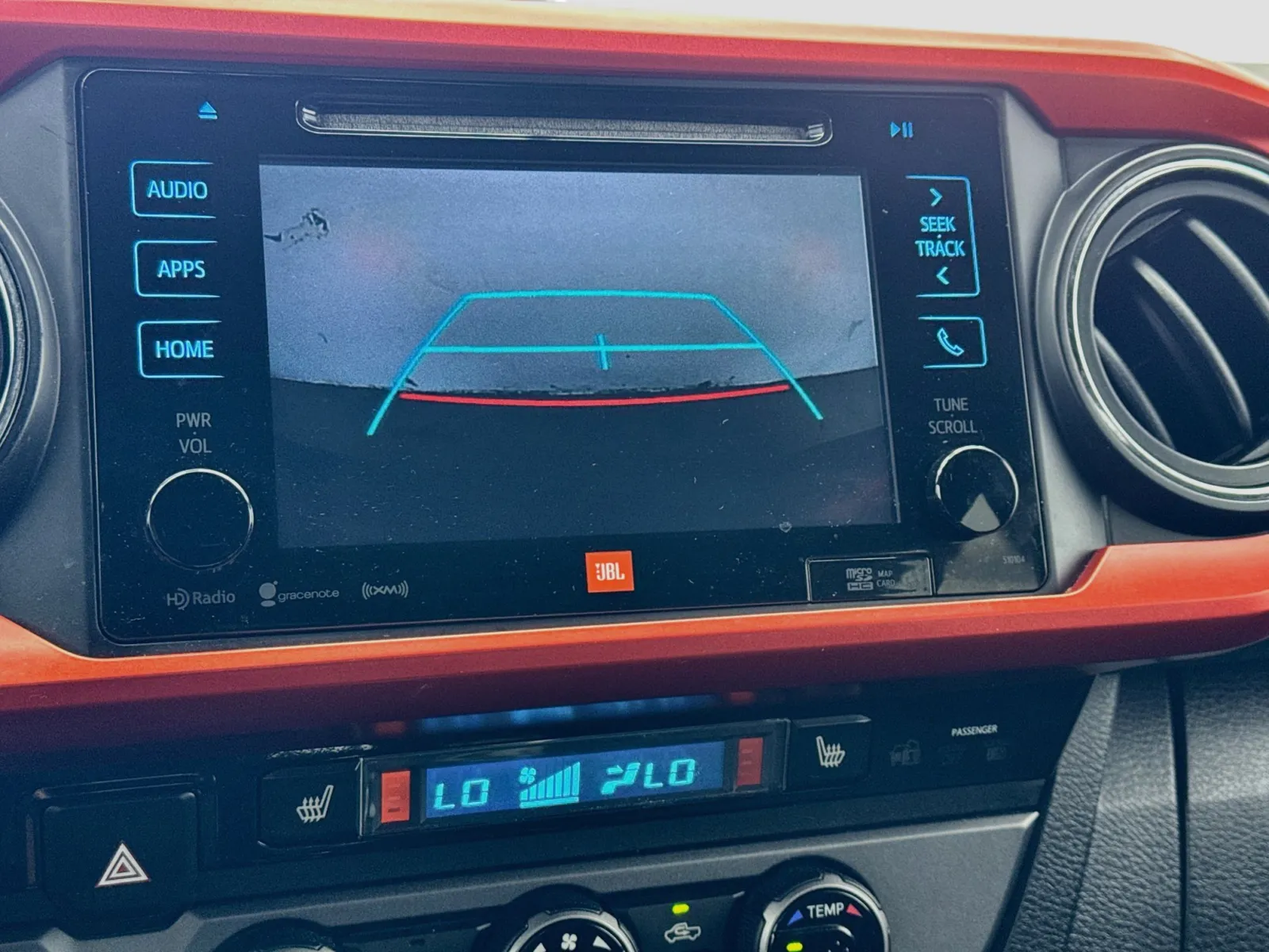 Toyota Tacoma photo 10