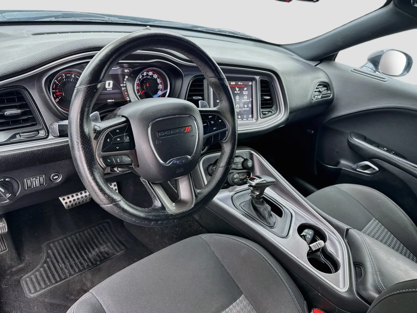 Dodge Challenger photo 7