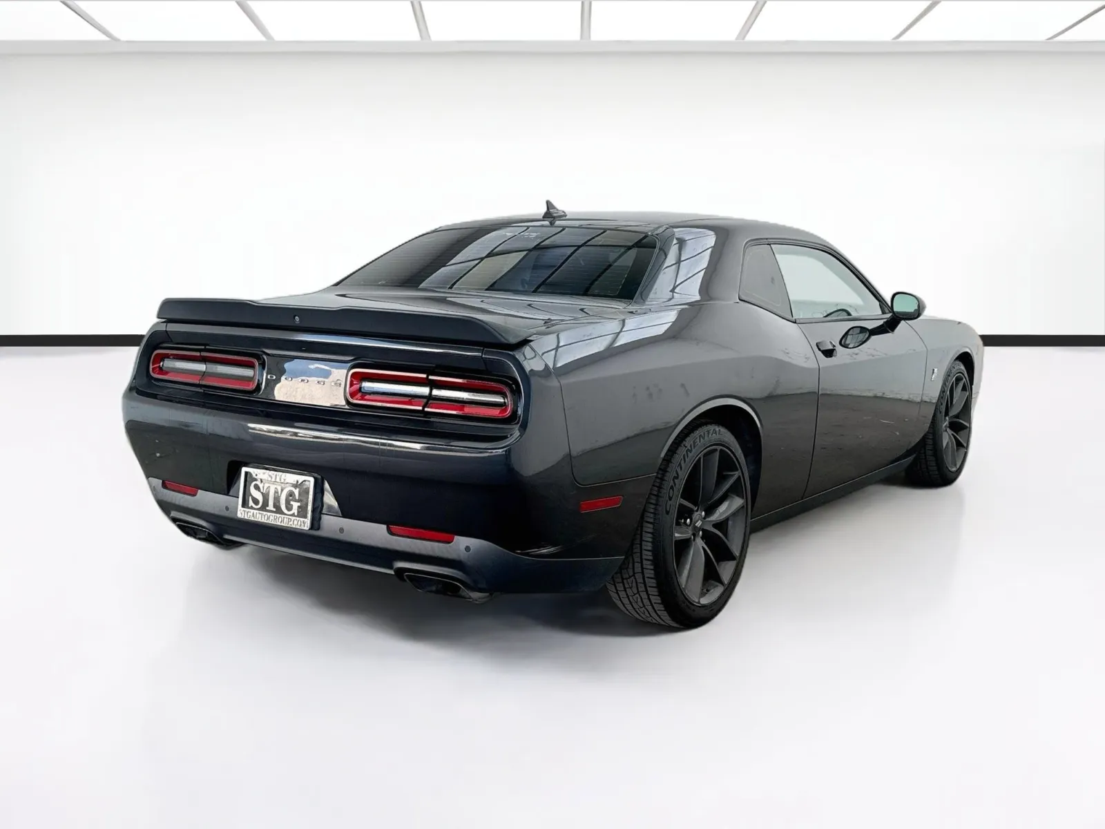 Dodge Challenger photo 4