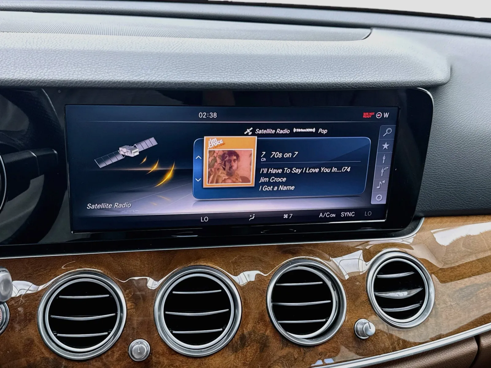 Mercedes-Benz E-Class photo 11