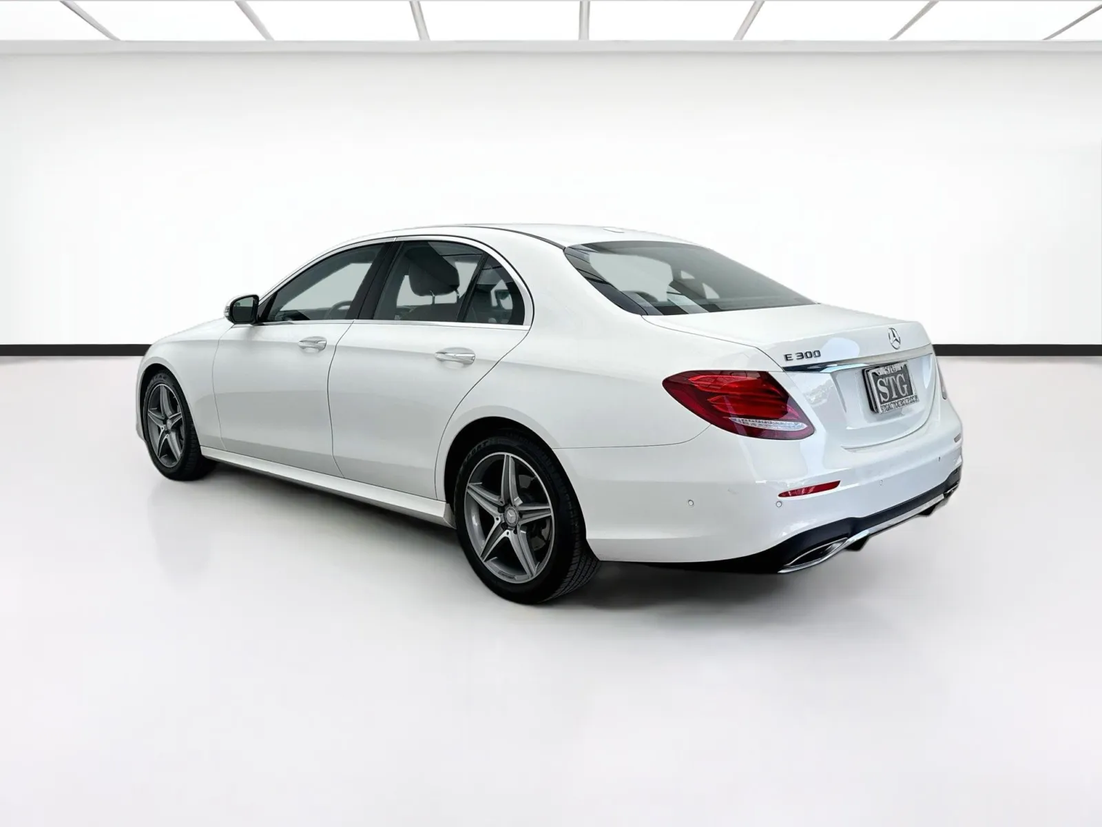 Mercedes-Benz E-Class photo 6