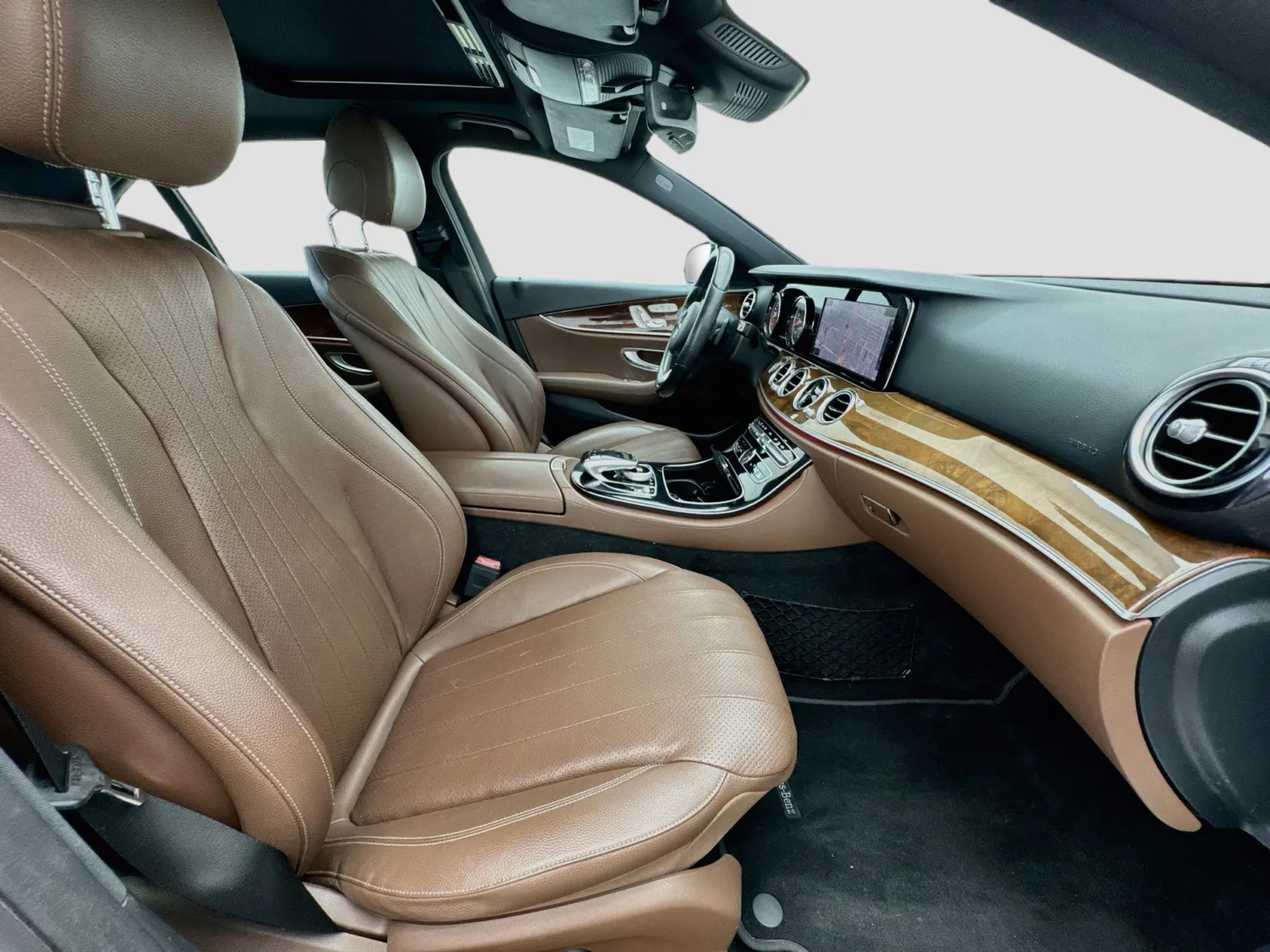 Mercedes-Benz E-Class photo 19