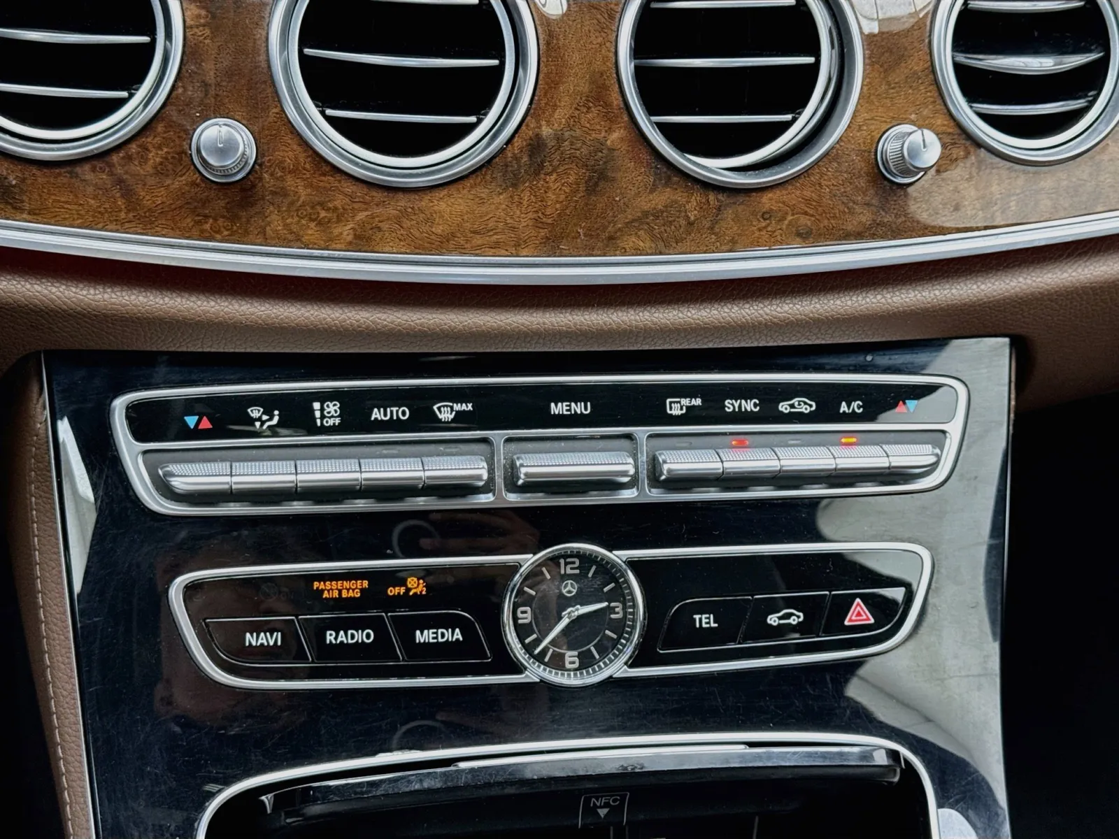 Mercedes-Benz E-Class photo 12