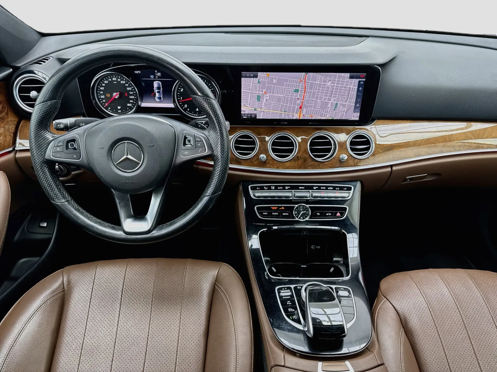 Mercedes-Benz E-Class photo 15