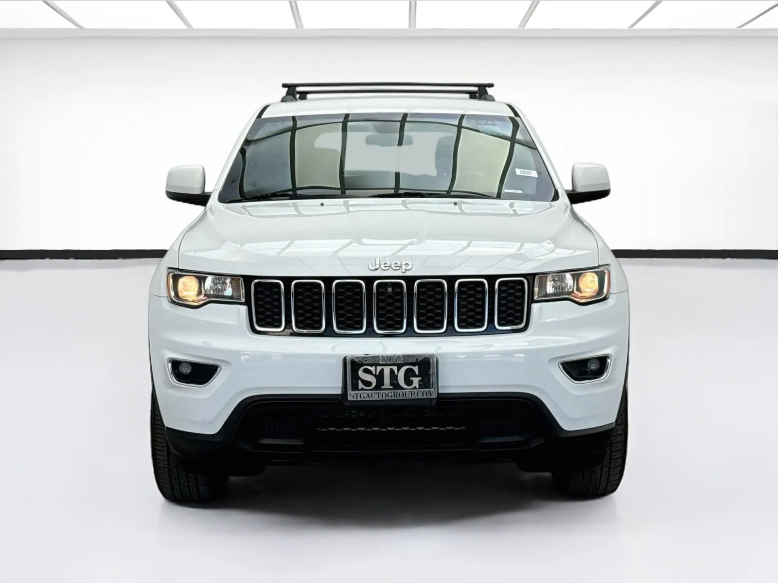 Jeep Grand Cherokee photo 2