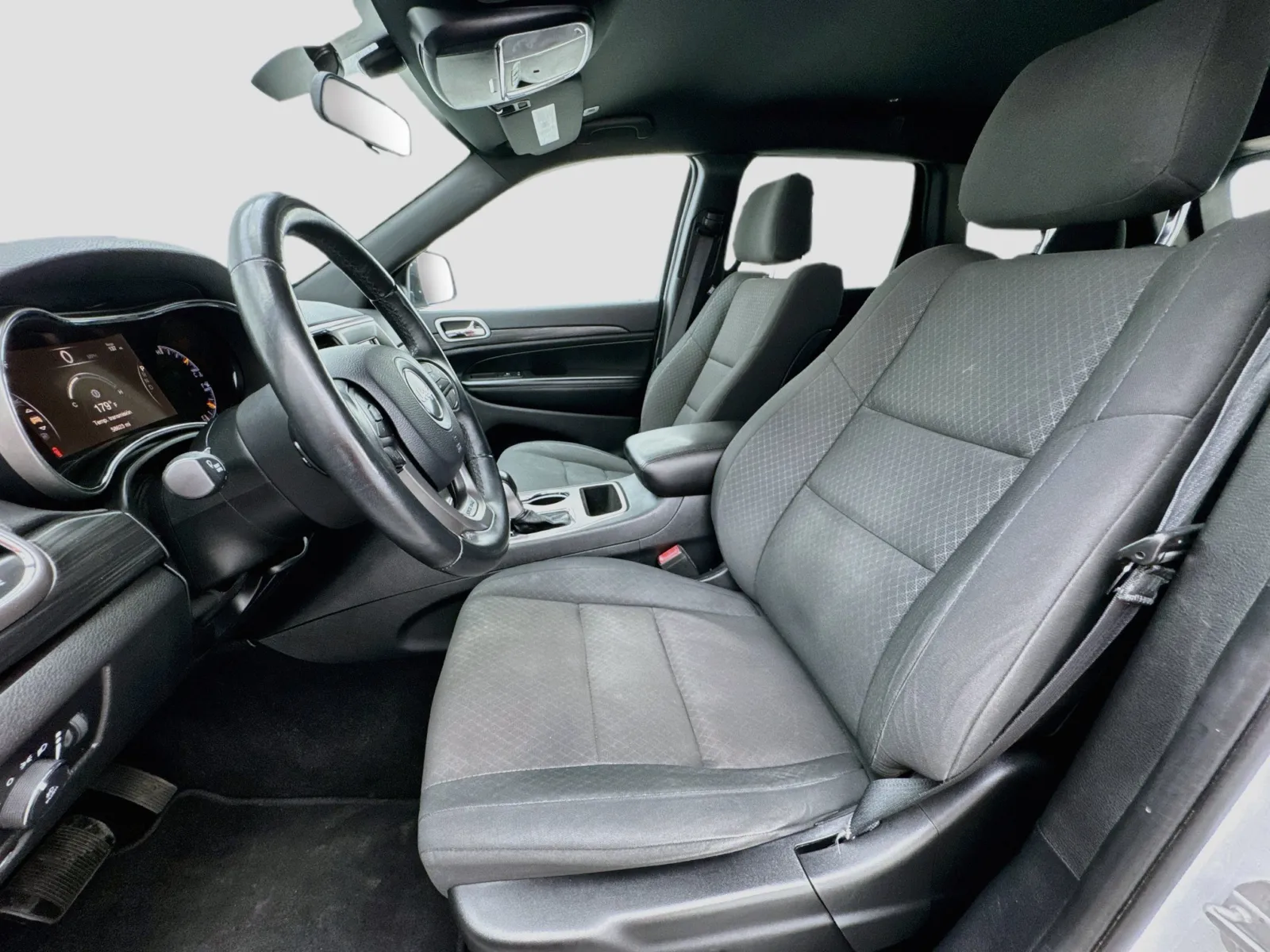 Jeep Grand Cherokee photo 13