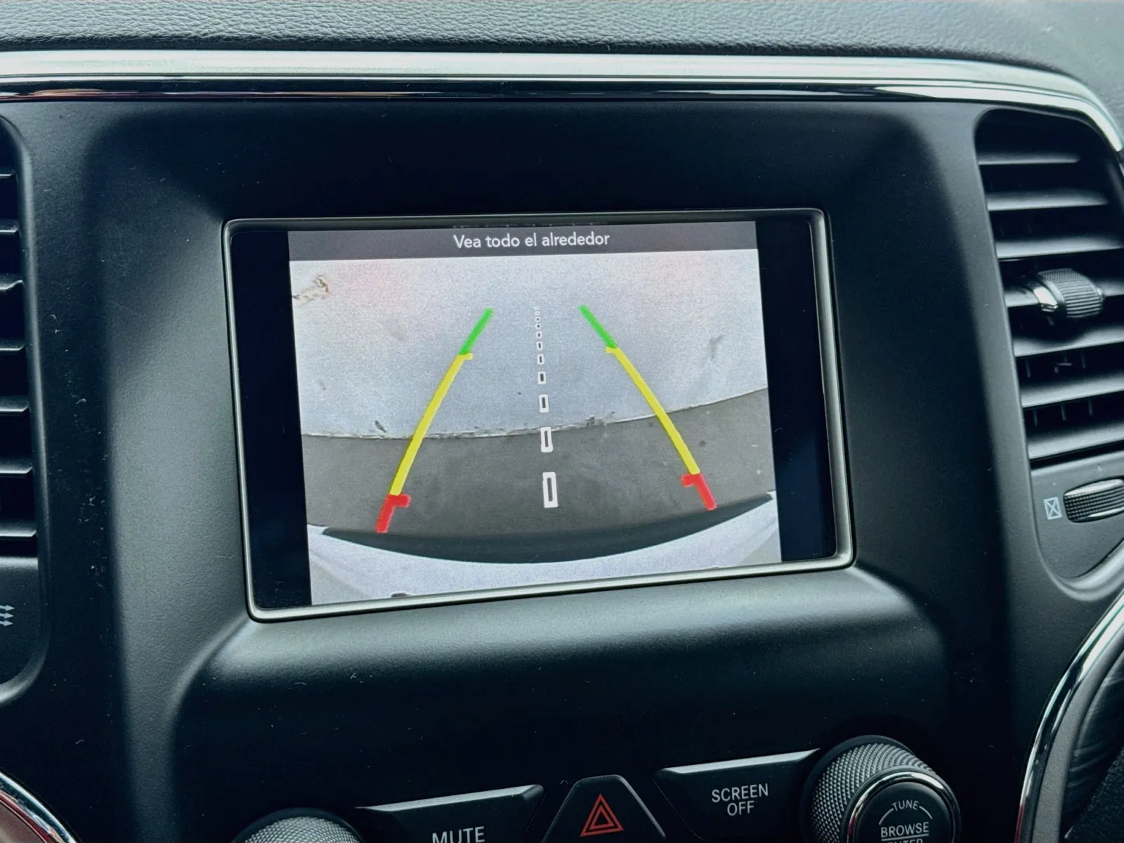 Jeep Grand Cherokee photo 10