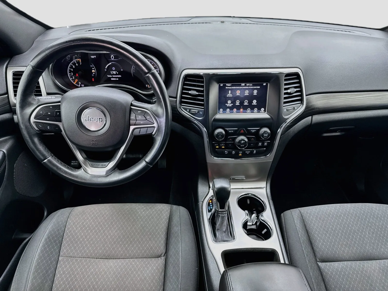 Jeep Grand Cherokee photo 14