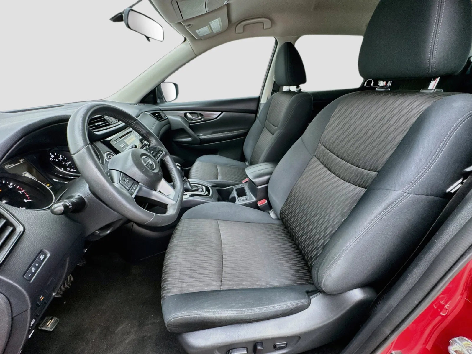 Nissan Rogue photo 13