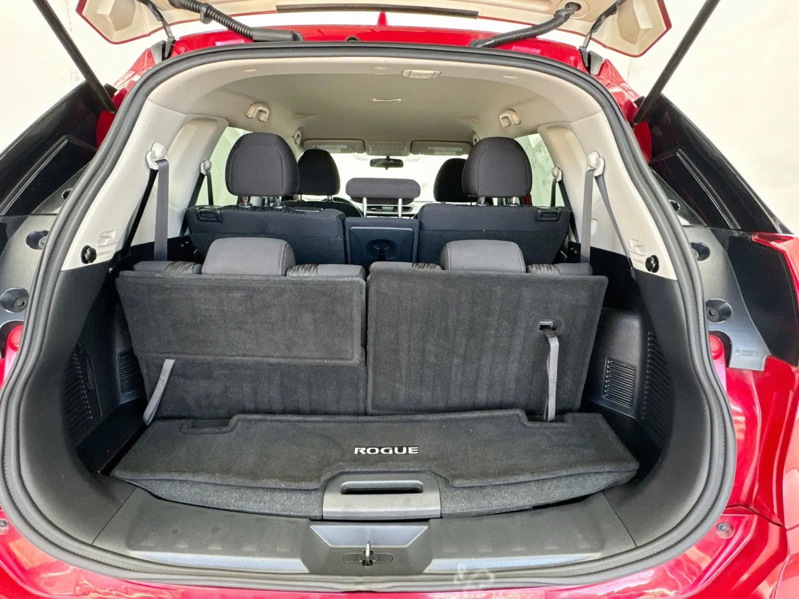 Nissan Rogue photo 17