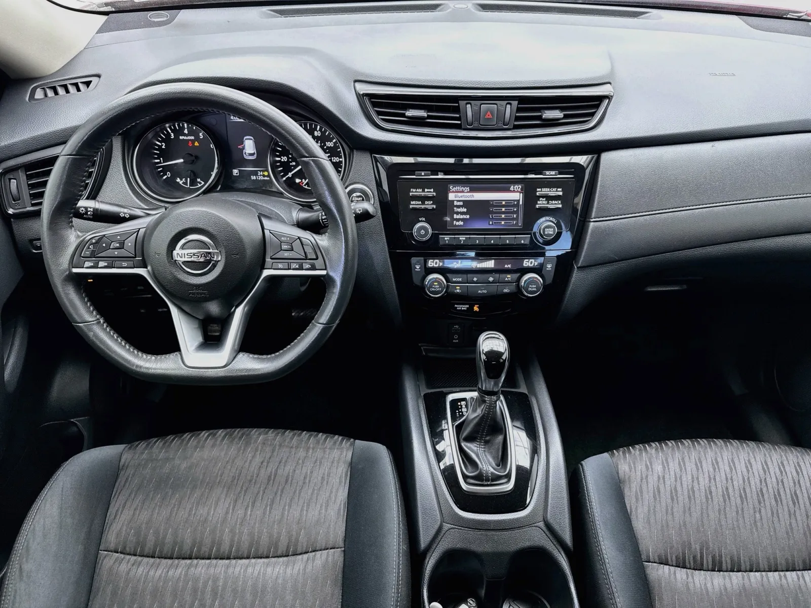 Nissan Rogue photo 14