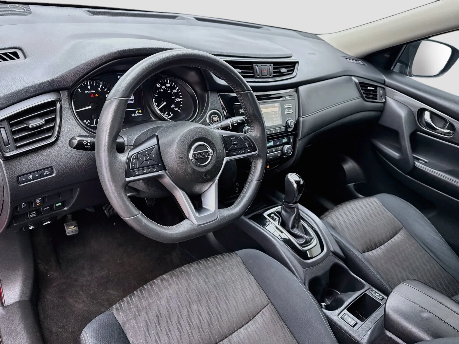 Nissan Rogue photo 7