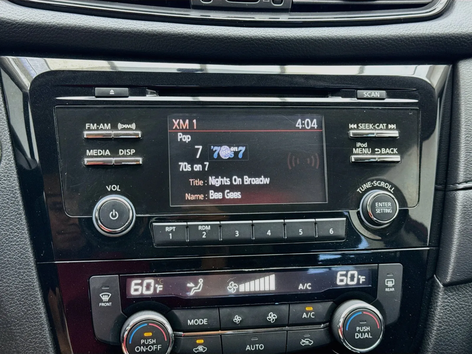 Nissan Rogue photo 11