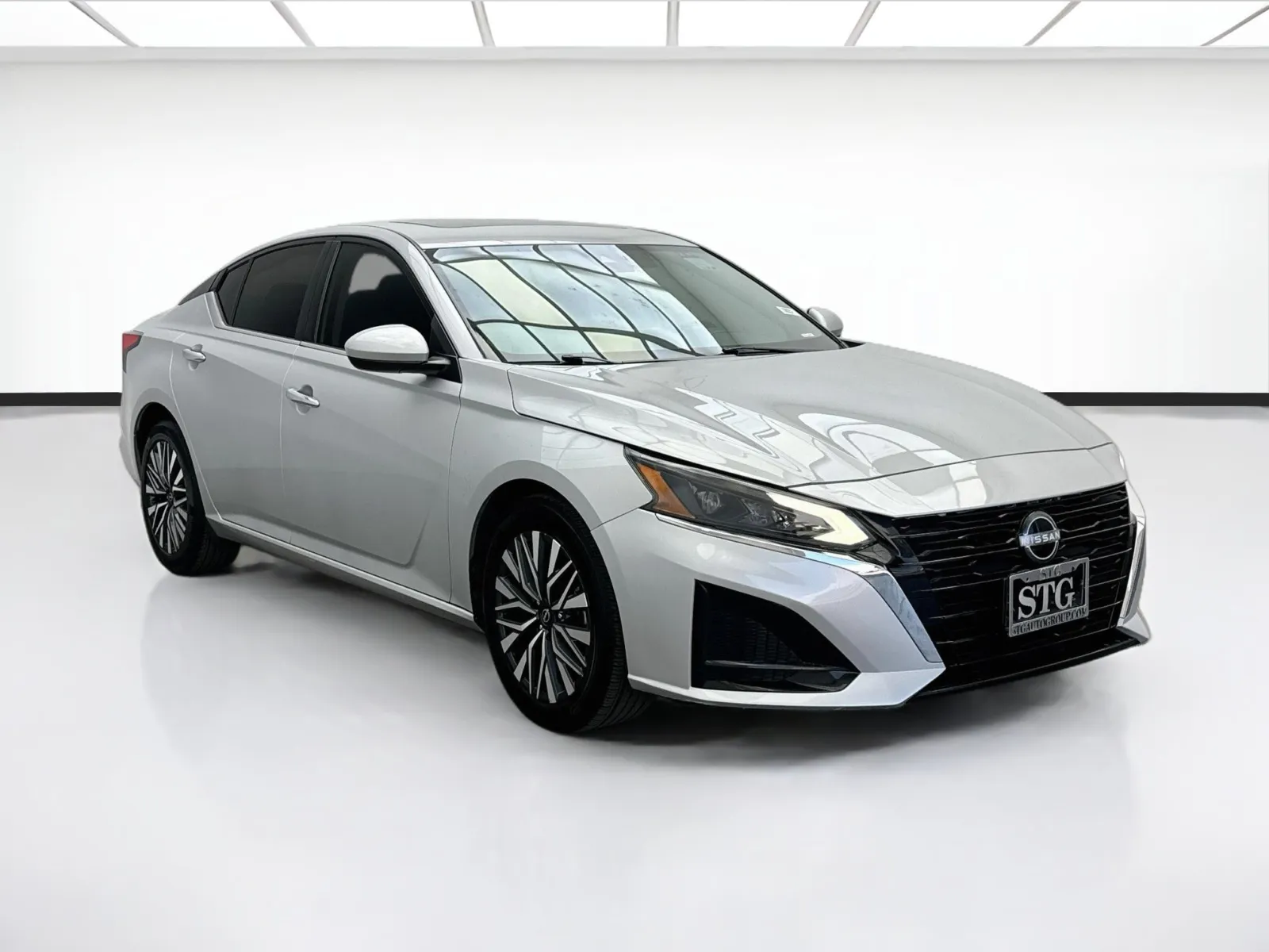 Nissan Altima photo 3