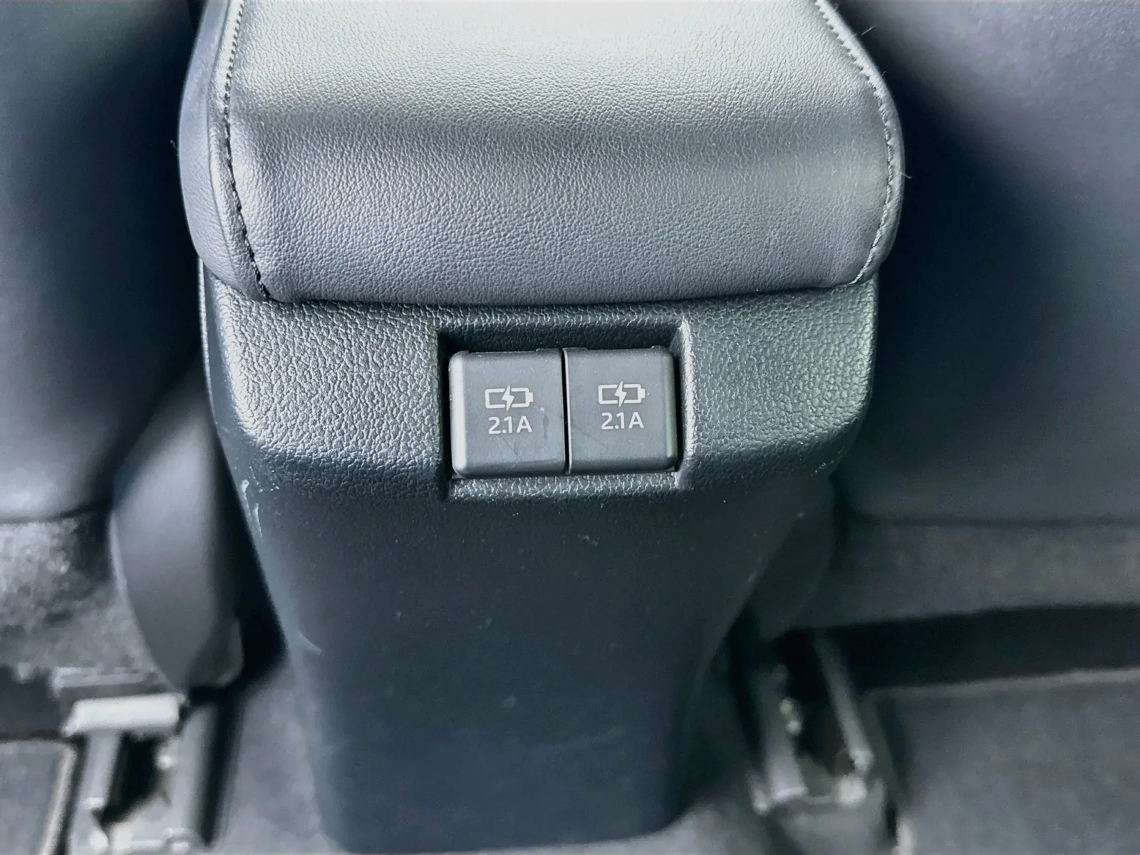 Toyota Prius photo 16