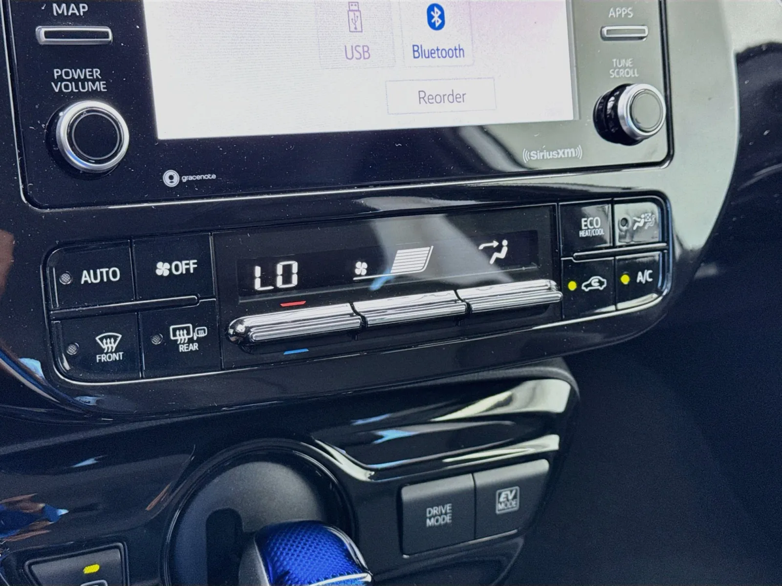 Toyota Prius photo 12