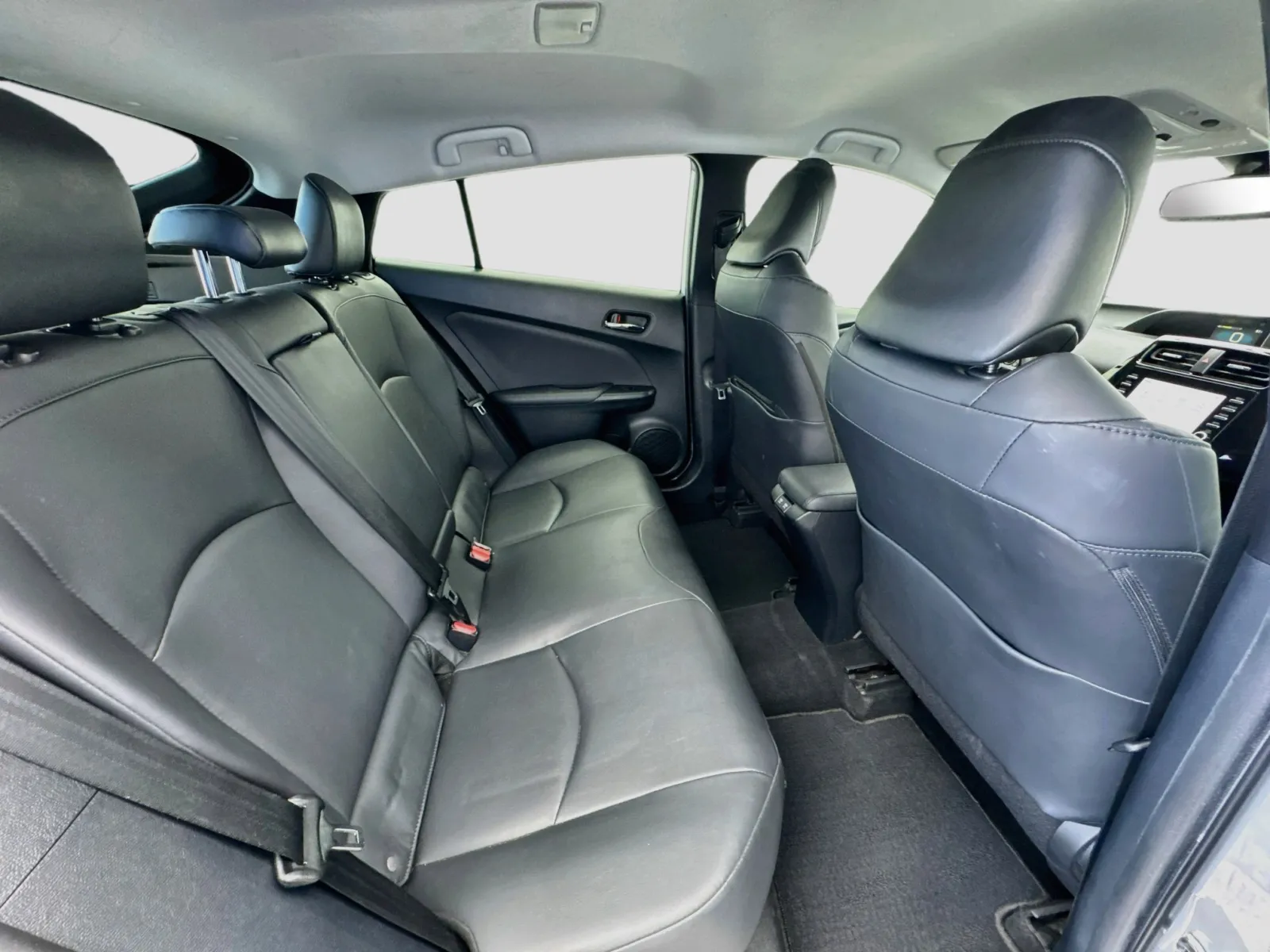 Toyota Prius photo 17