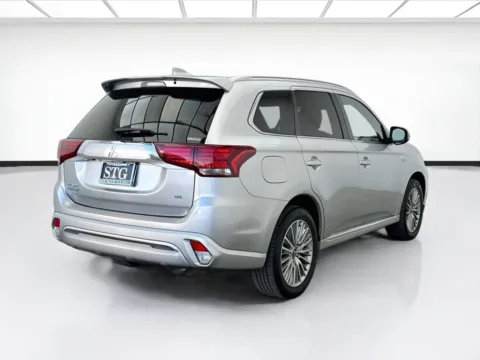 More photos of 2022 Mitsubishi Outlander PHEV SEL at STG Bellflower, CA
