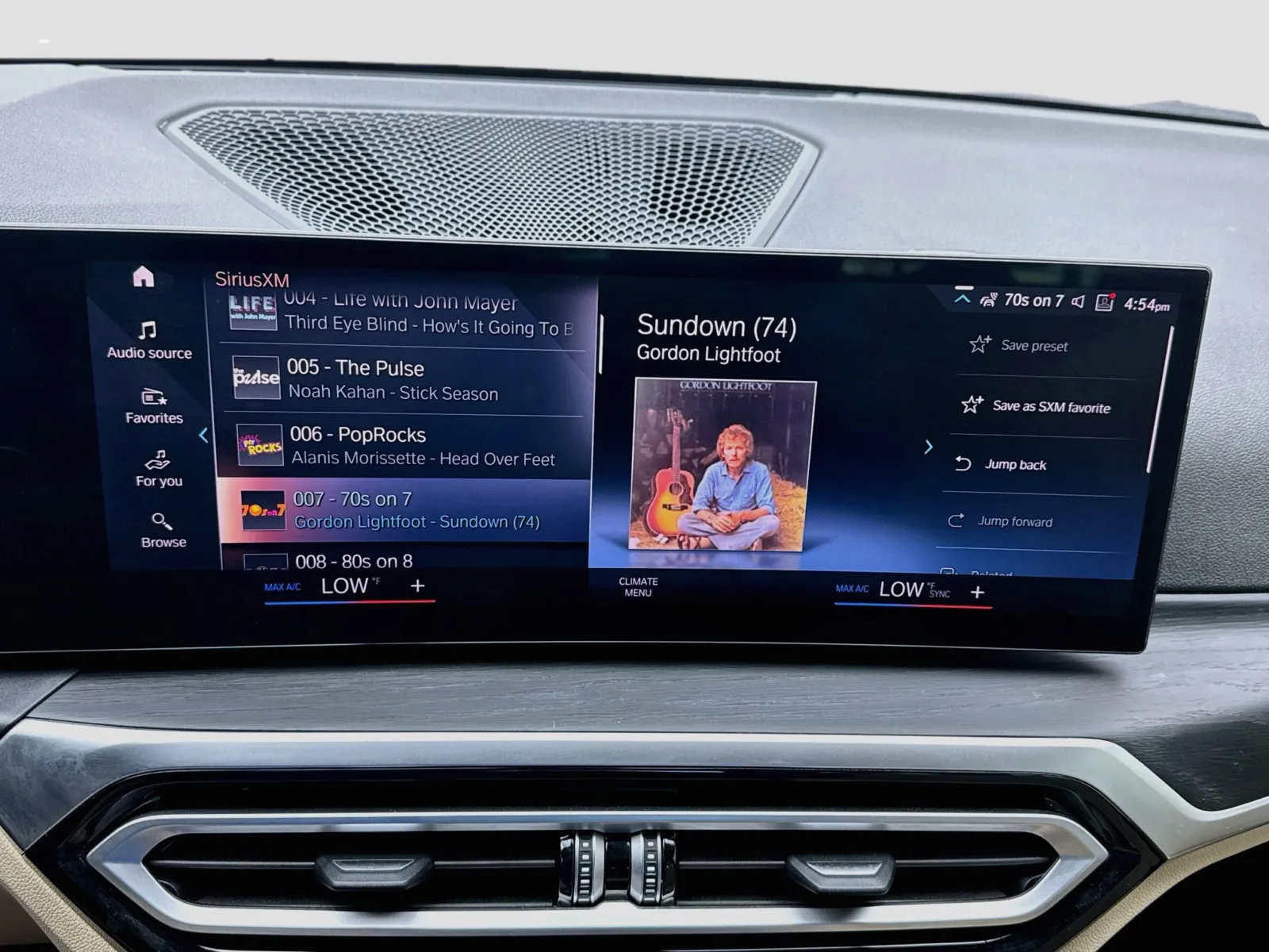 BMW 3 Series photo 11