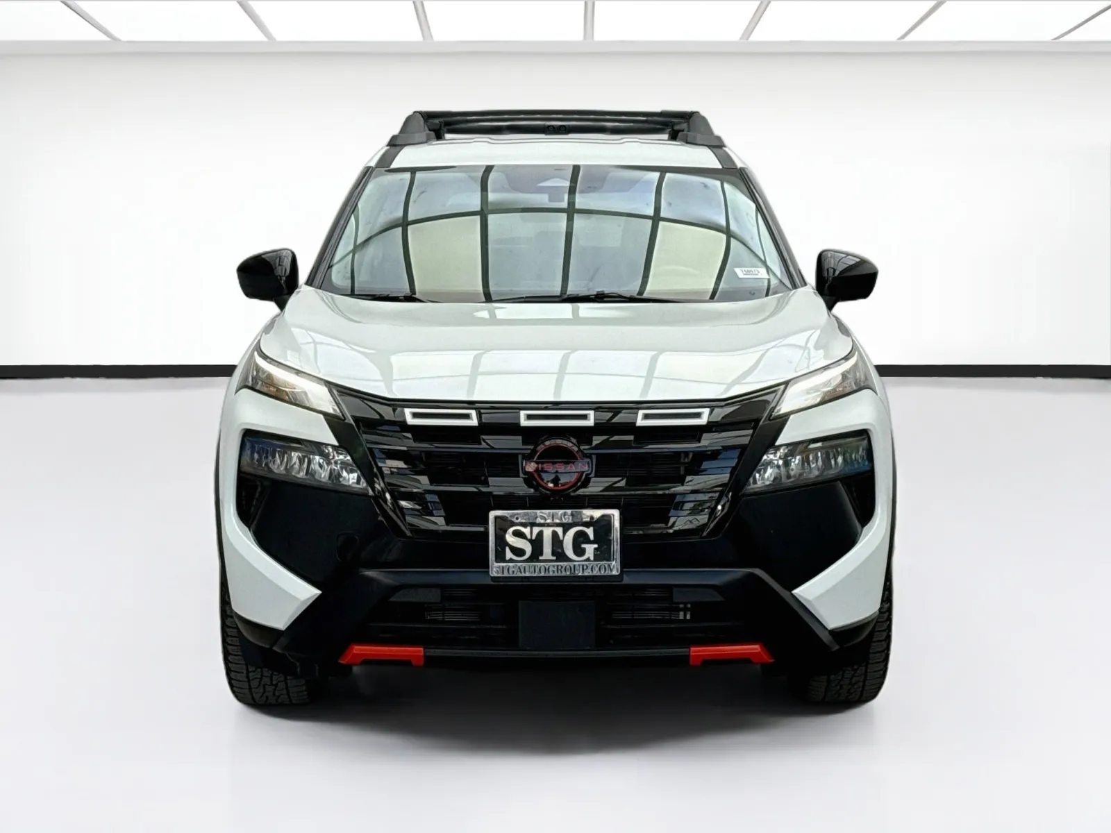 Nissan Rogue photo 2