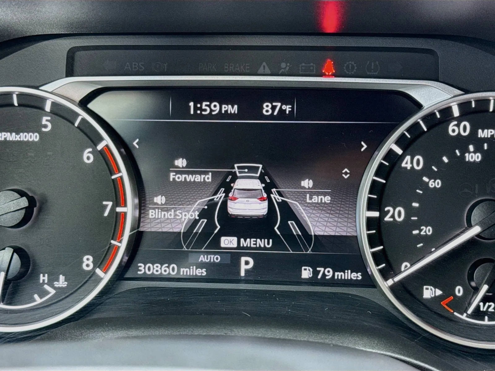 Nissan Rogue photo 8