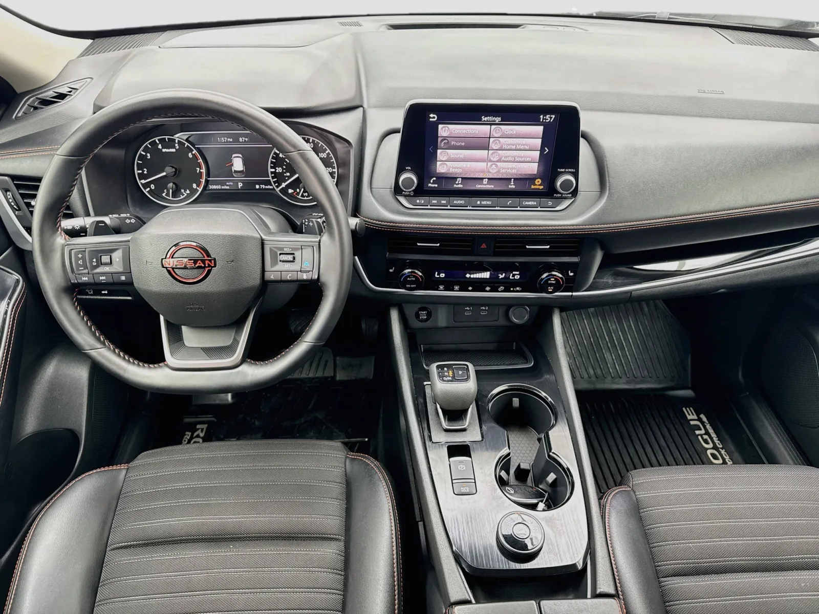 Nissan Rogue photo 14