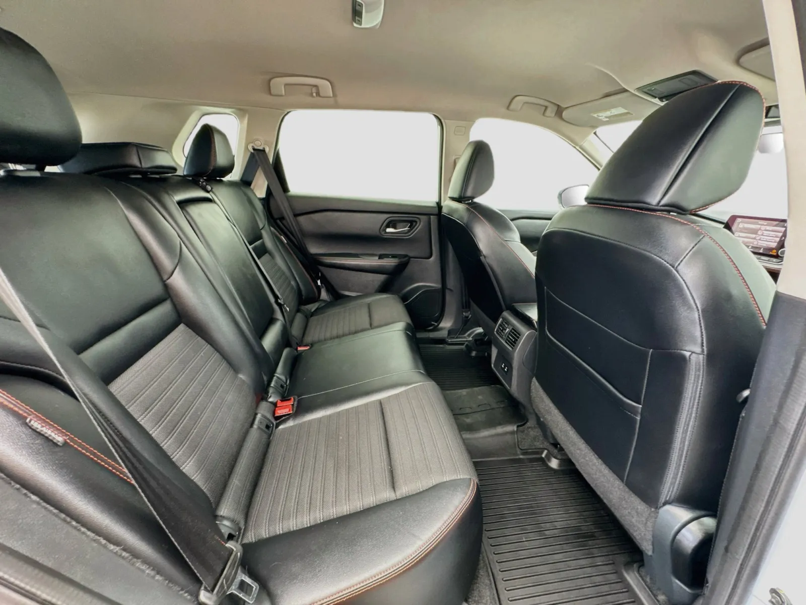 Nissan Rogue photo 18
