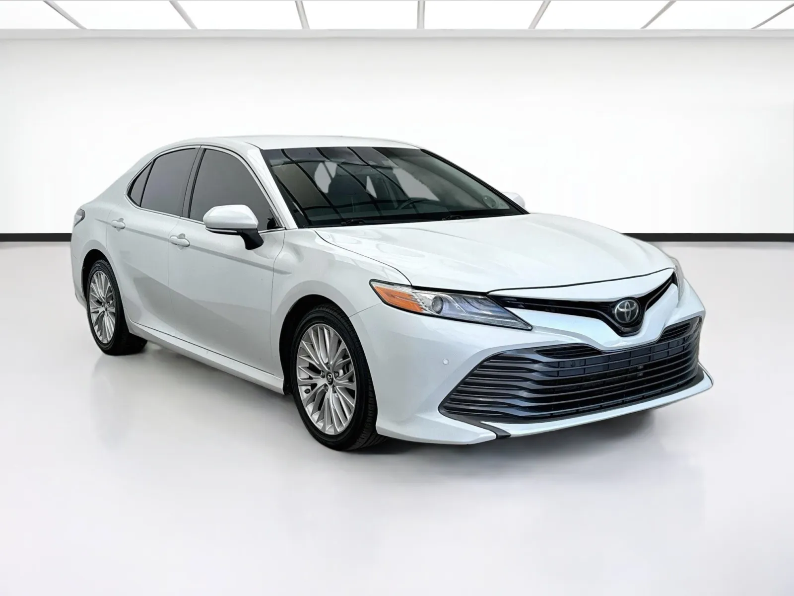 Toyota Camry photo 3