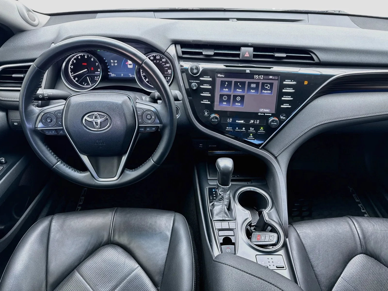 Toyota Camry photo 14