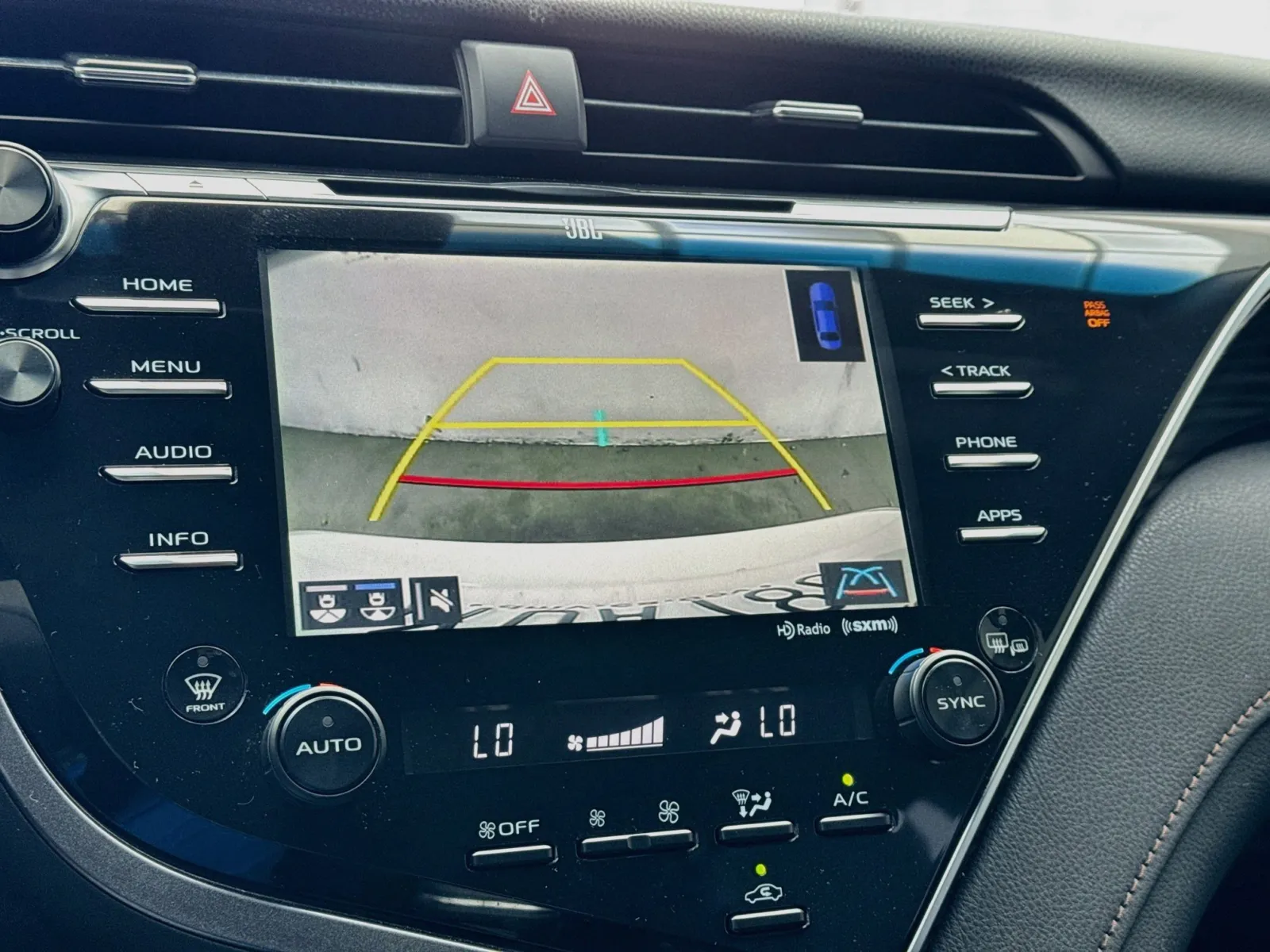 Toyota Camry photo 10