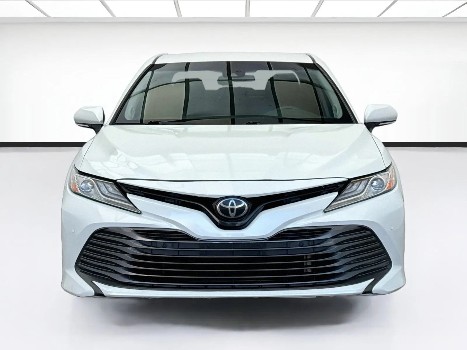 Toyota Camry photo 2
