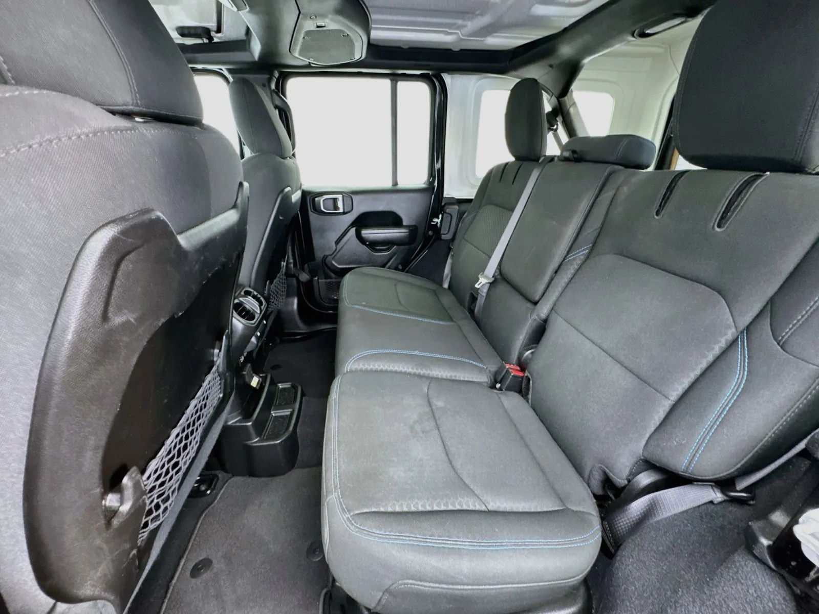 Jeep Wrangler photo 15