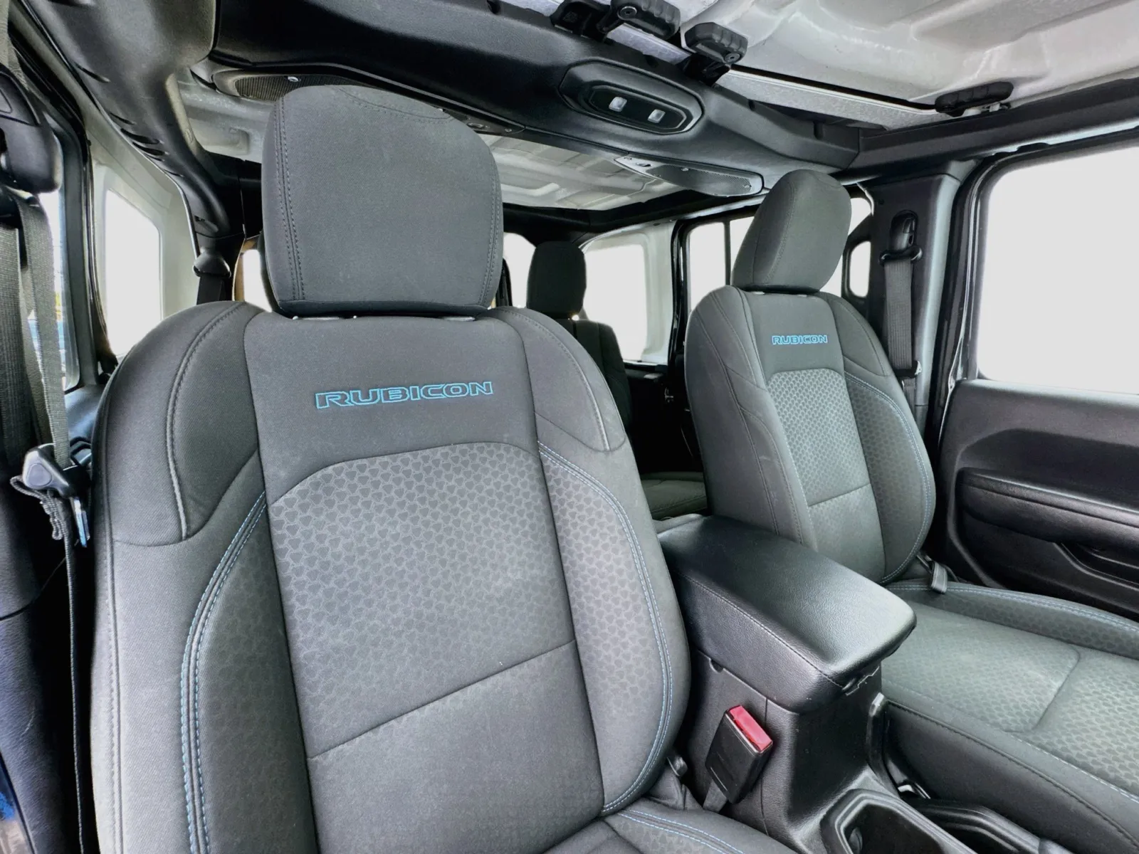 Jeep Wrangler photo 20