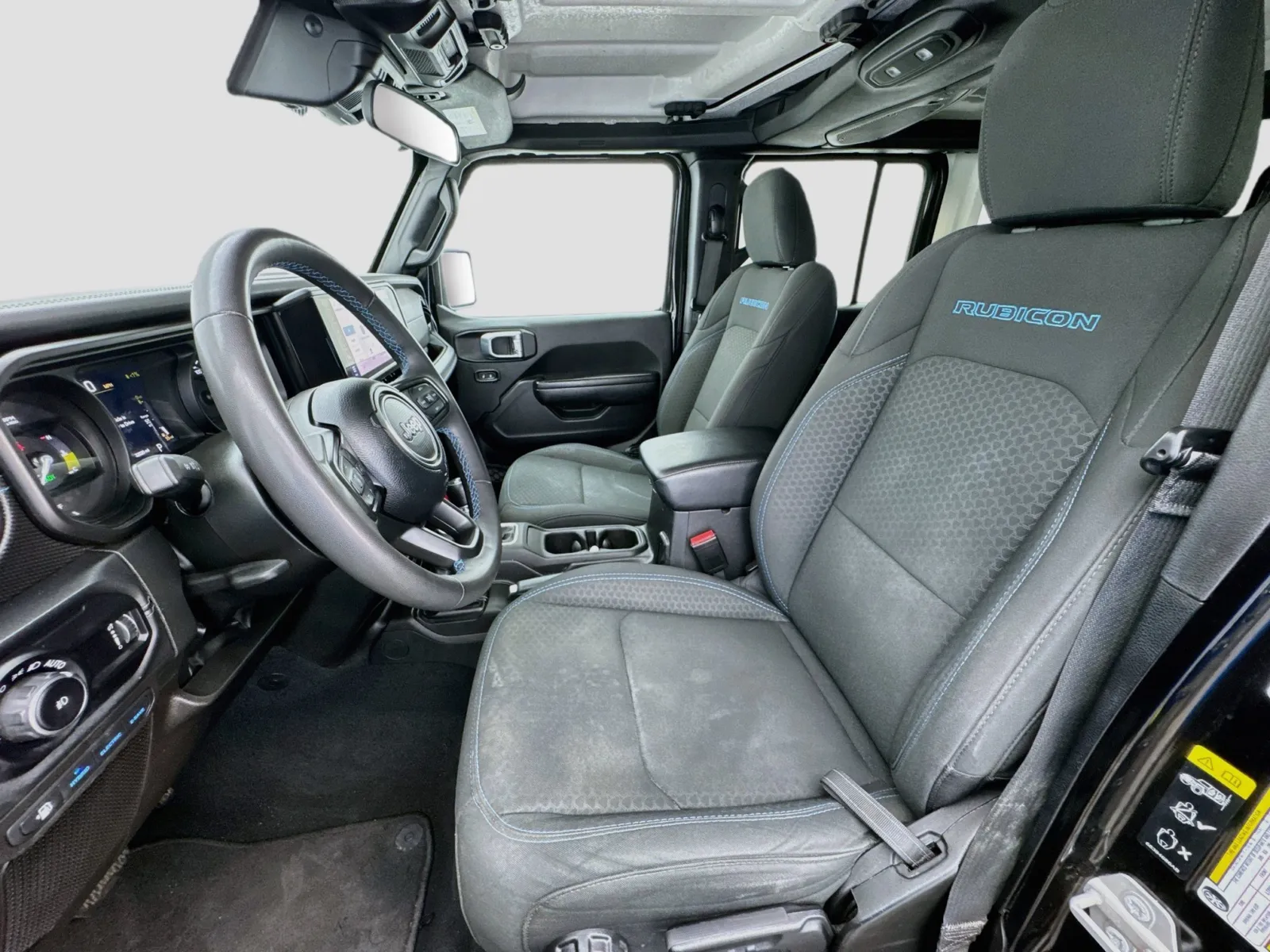 Jeep Wrangler photo 13
