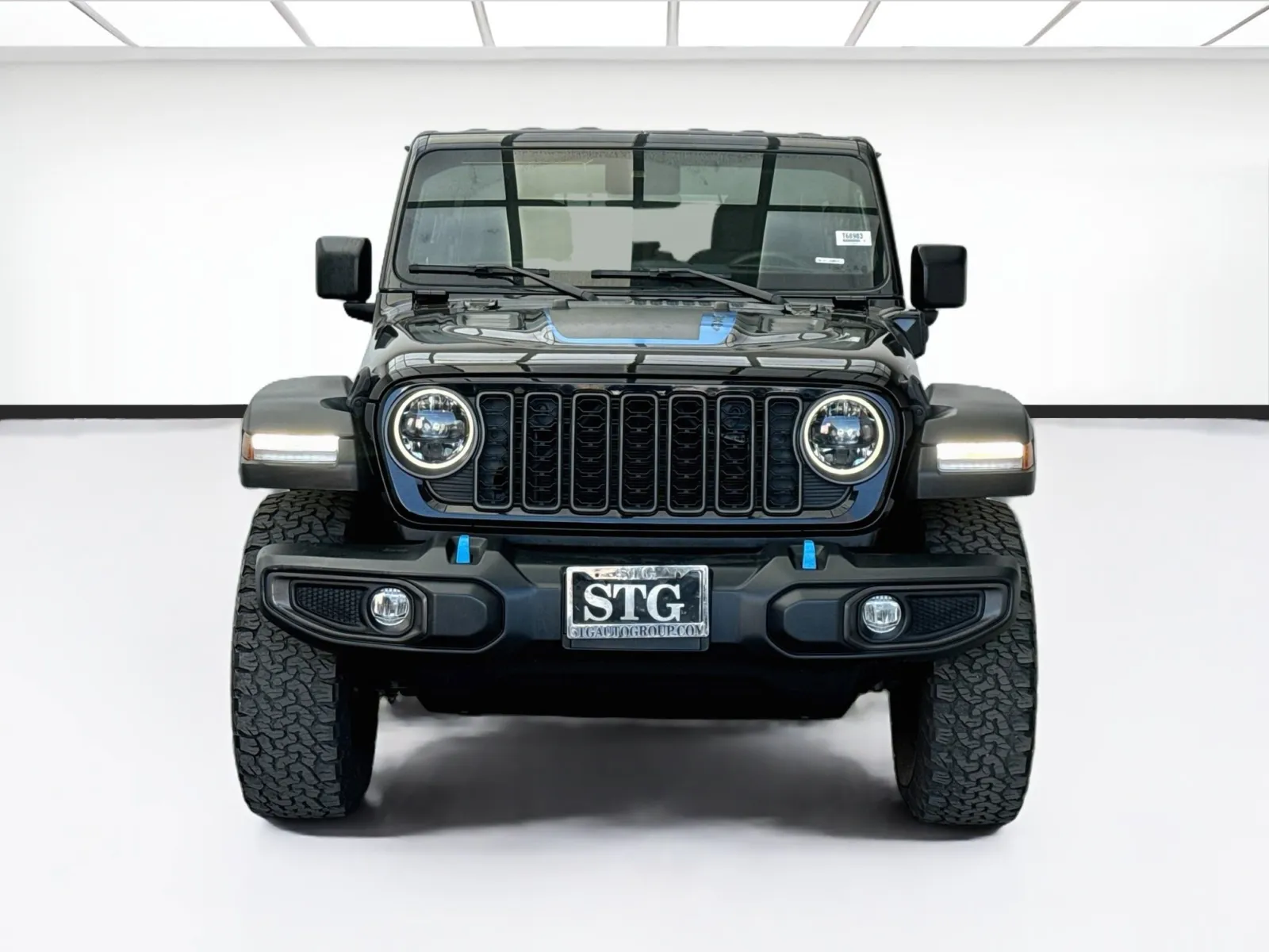 Jeep Wrangler photo 2