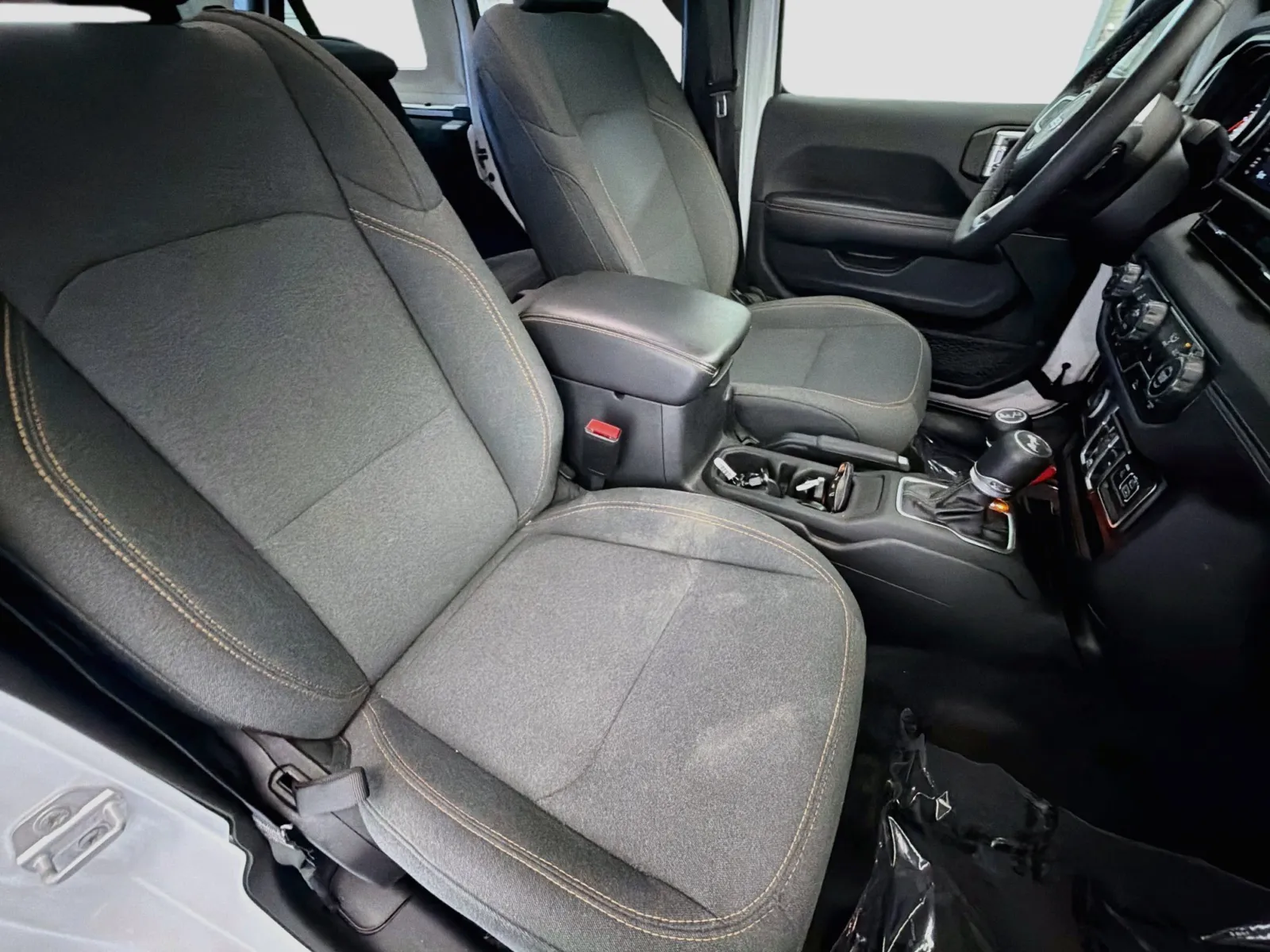 Jeep Wrangler photo 15
