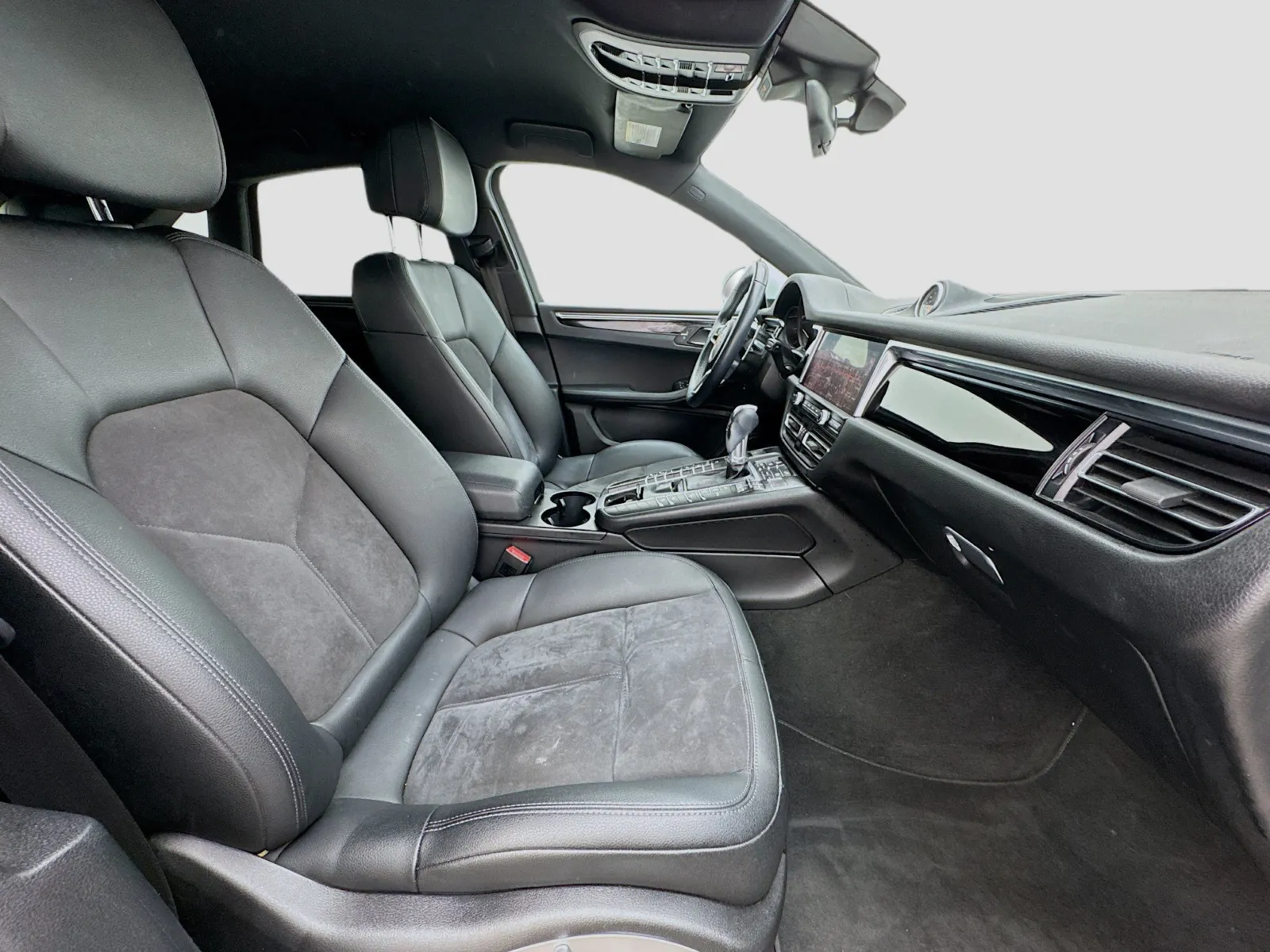Porsche Macan photo 19