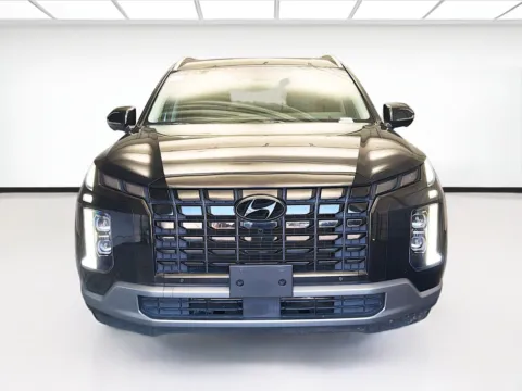 Photos of 2023 Hyundai Palisade Limited for sale in Bellflower, CA at STG Bellflower