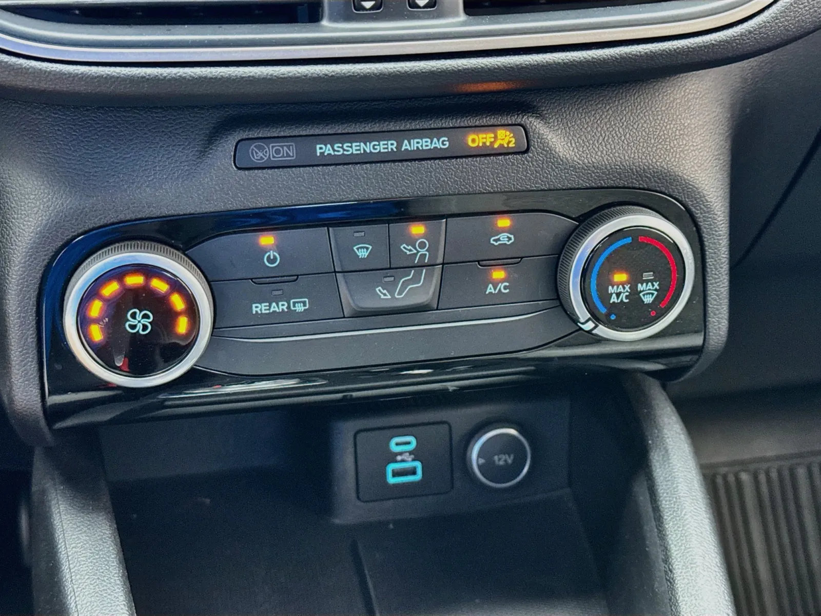 Ford Escape photo 12